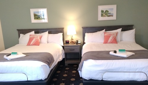 Classic Room, 2 Queen Beds, Accessible