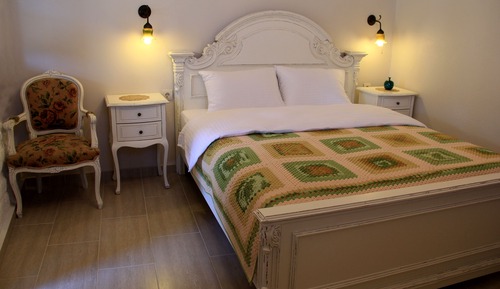 Deluxe Double Room (Basil)