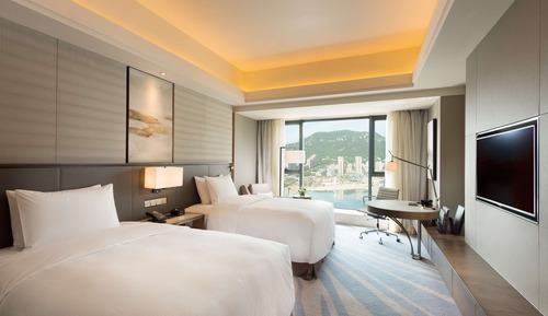 Executive Lake View Twin Room