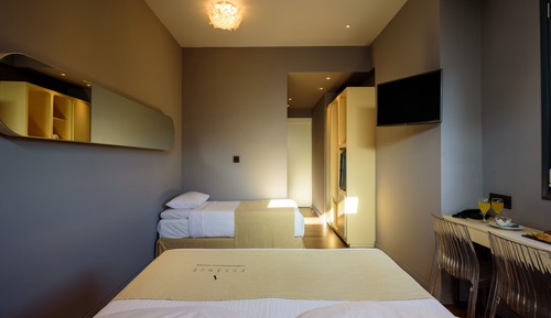 Elite Triple Room, City View