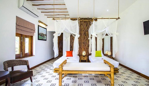 Pavilions Garden View Twin