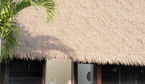 Deluxe Beachfront Bure