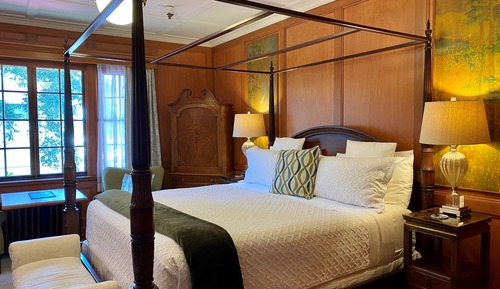 Deluxe Room, 1 King Bed, Fireplace, Marina View