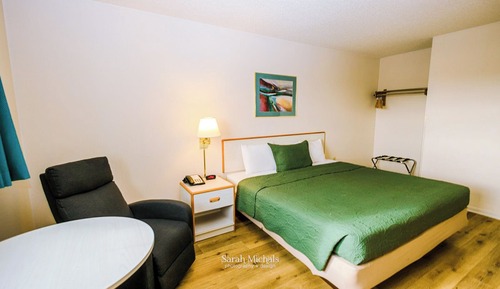 Standard Room, 1 King Bed