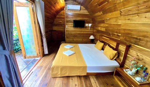 Deluxe Bungalow, Multiple Beds, Courtyard View