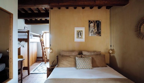 Family Room, Hill View