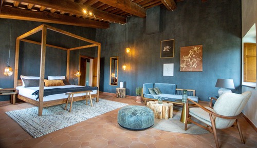 Deluxe Suite, Courtyard View