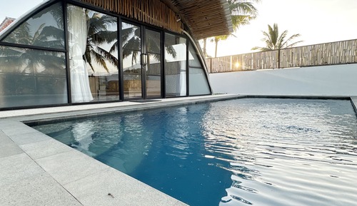 Superior Private Pool