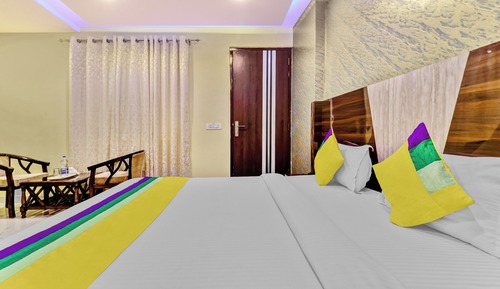 Deluxe Room, 1 King Bed, Non Smoking, Air conditioning