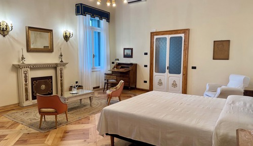 Deluxe Suite, Private Bathroom, Garden View