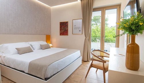 Deluxe Double Room, Balcony, Garden View