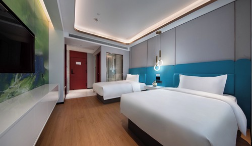Superior Twin Room, City View