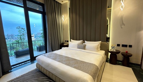 Executive Double Room, 1 King Bed, Balcony, City View