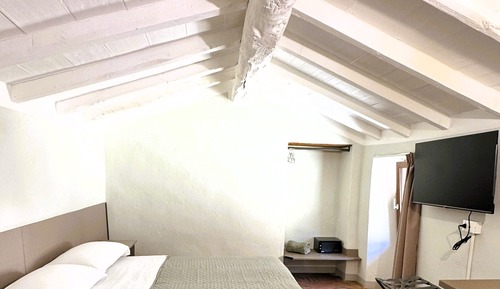 Classic Apartment, Balcony, City View