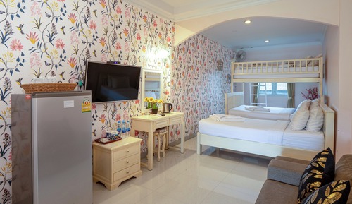 Family Room, Garden View