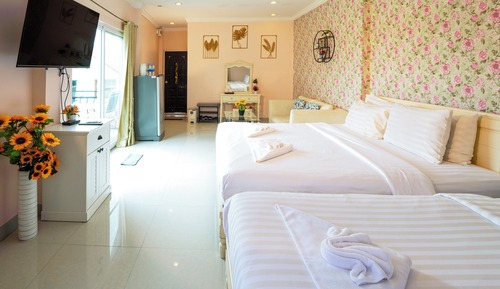 Queen Room Garden View