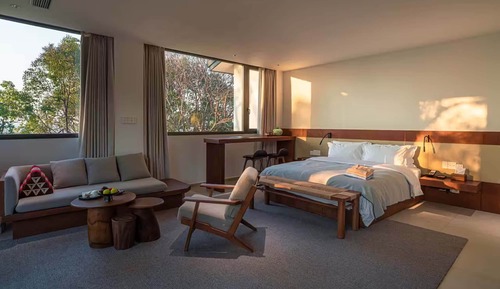 Exclusive Double Room, Partial Lake View