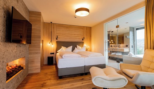 Luxury Suite, Balcony, Garden View