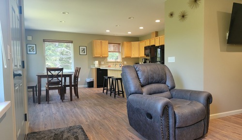 Comfort Apartment, Balcony, Partial Lake View