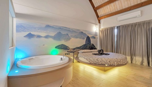 Superior Studio Suite, 1 King Bed, Balcony