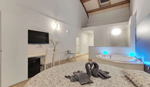 Superior Studio Suite, Balcony