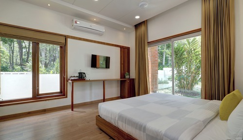 Room, 1 King Bed, Garden View