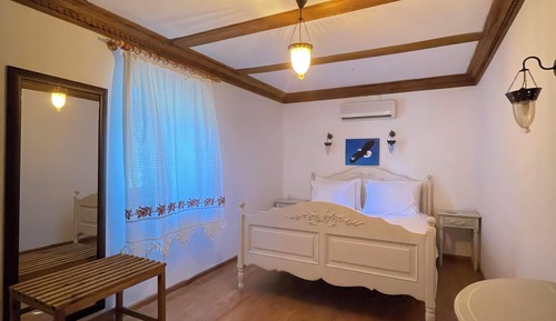 Deluxe Quadruple Room, Garden View