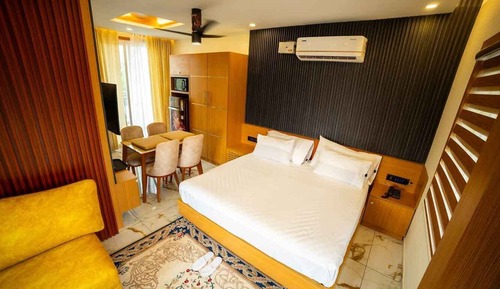 Luxury Studio Suite, Smoking, Lakeside