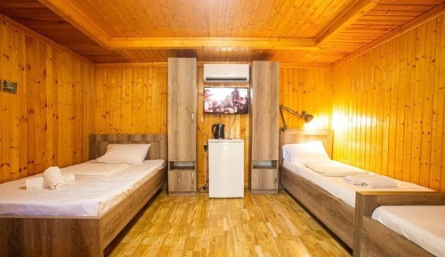 Standard Cottage, Garden View