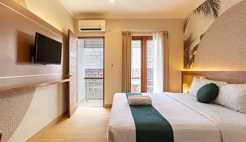 Deluxe Room, Pool View