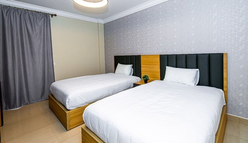 Luxury Apartment, 3 Bedrooms, Pool View