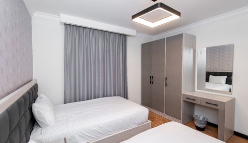 Luxury Apartment, 4 Bedrooms, Pool View