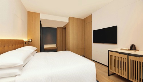 Room, 1 King Bed, City View