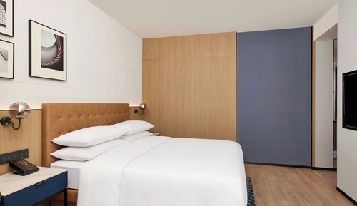 Room, 1 King Bed, City View