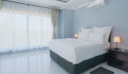 Luxury Apartment, Mountain View