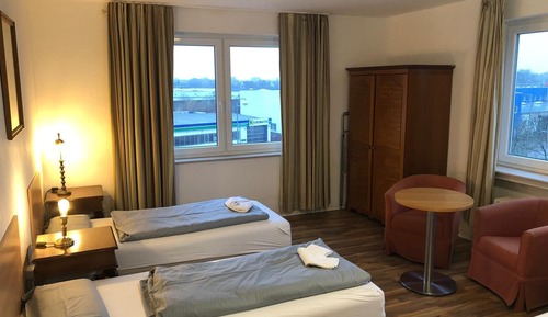 Basic Apartment, 4 Bedrooms, Kitchen, City View
