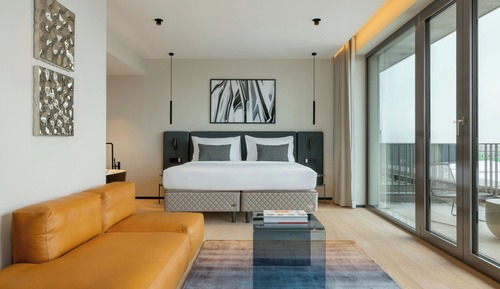 Junior Suite, 1 King Bed, Non Smoking, Garden View