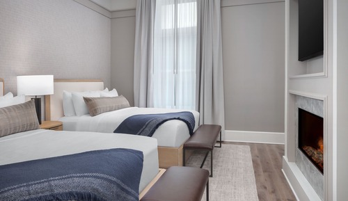 Legacy Double Queen with Sofa Sleeper