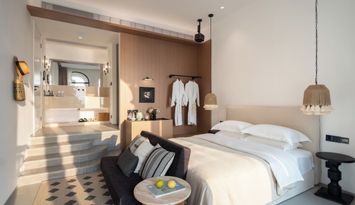 Menglai Cave Bubble Pool King Room