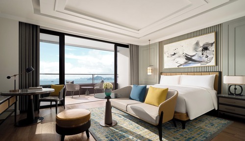 Classic Room, 1 King Bed, Bay View (Halong Bay)