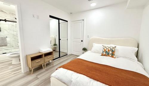 Standard Apartment, 3 Bedrooms, Balcony, Park View (Unit F)