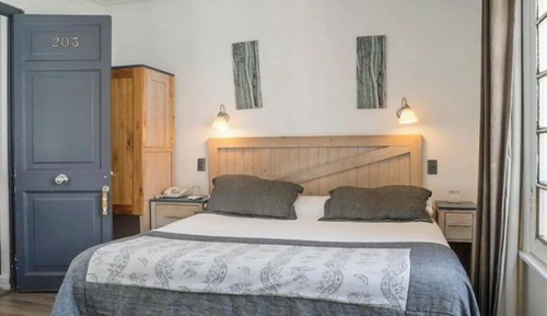Superior Room, 1 King Bed, Non Smoking, Private Bathroom