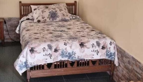 Basic Room, 1 Large Twin Bed