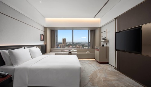 Deluxe Room, 1 King Bed, Smoking