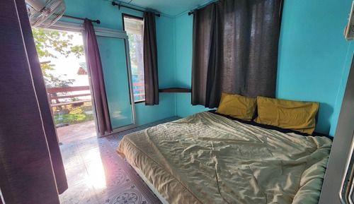 Standard King Fan Bungalow B