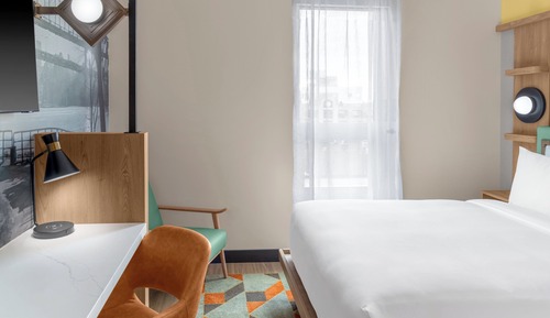 Grand Room, 1 Queen Bed, City View