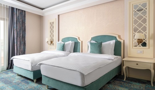 Deluxe Twin Room, City View