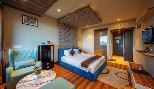 Signature Room, 1 Double Bed, Pool View