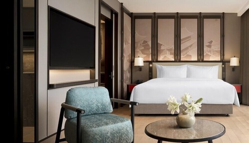 Junior Suite, 1 King Bed