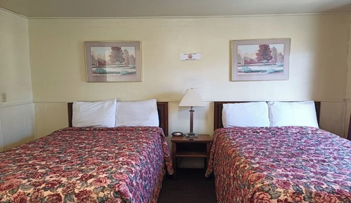 Room, Multiple Beds, Smoking